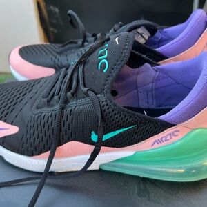 Have a Nike Day 270s